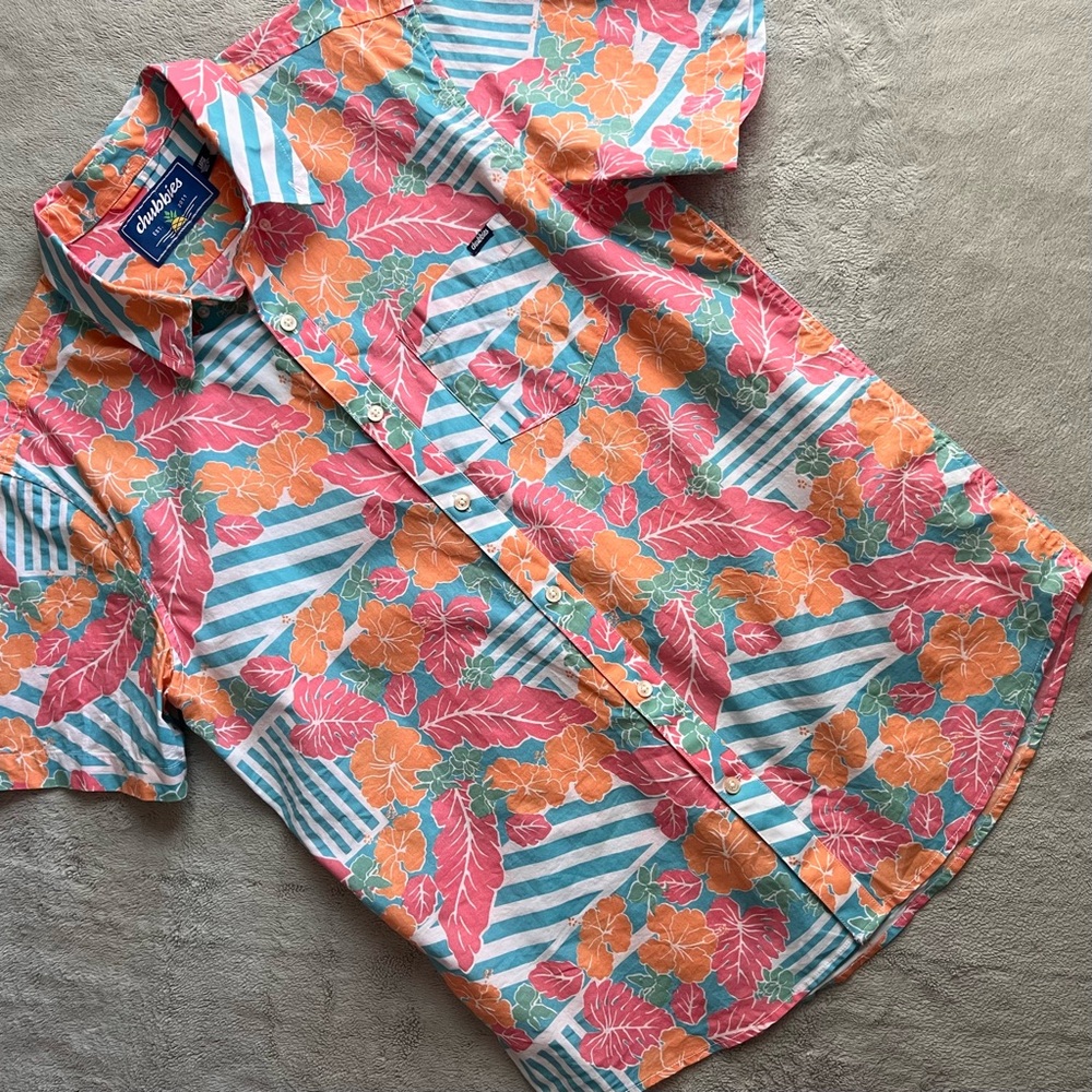 Chubbies Blue and Pink Casual Button Down Shirt